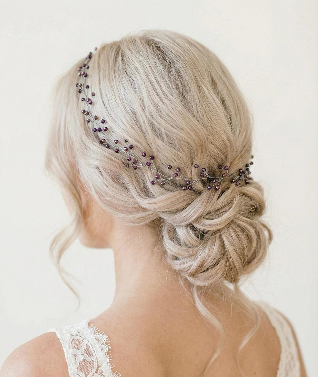 Mystischer Violett Iris Kristall Haarschmuck – Flexibler Braut Haarreif mit schimmernden Kristallen - AVYRAA BRIDAL