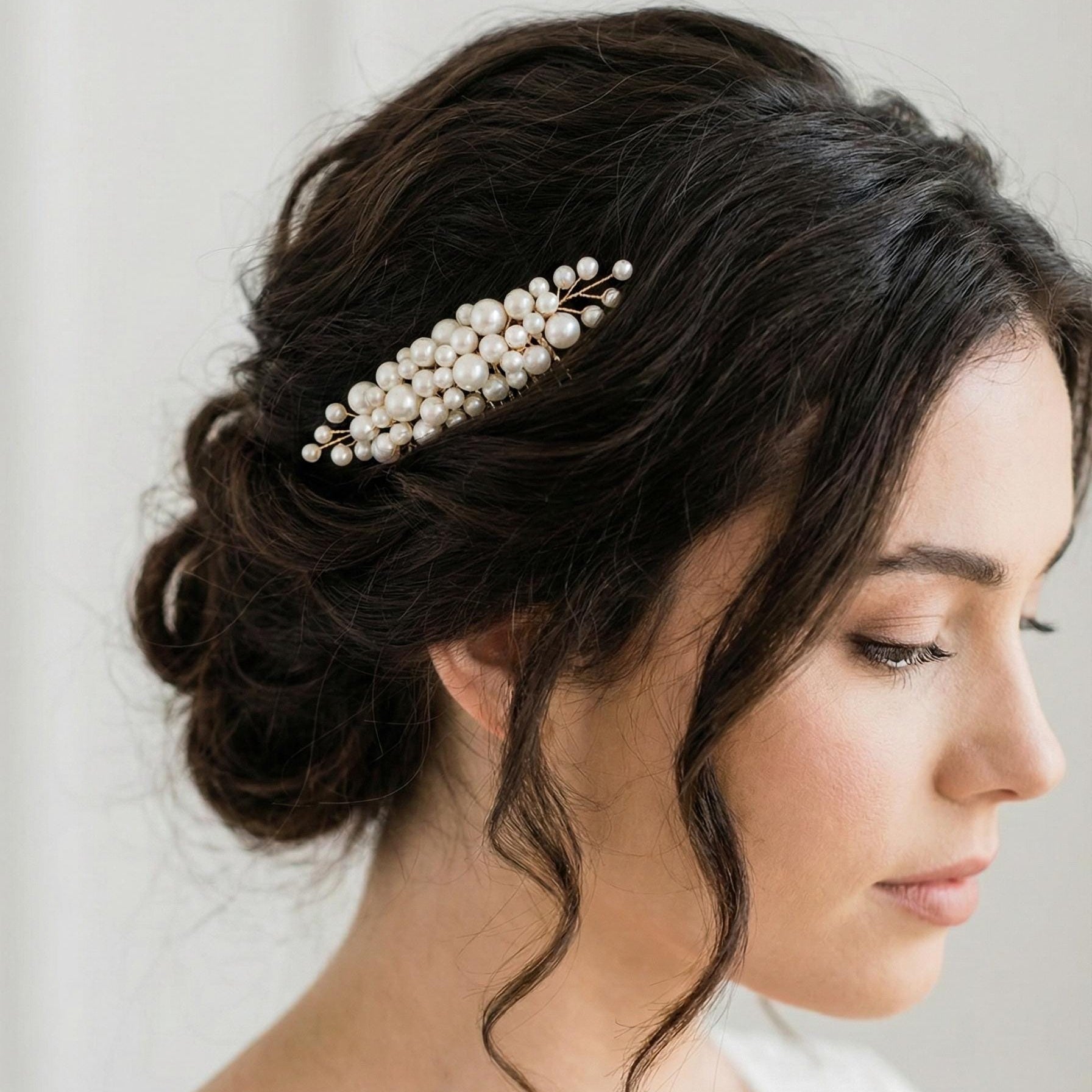Perlen Braut Haarkamm in Gold oder Silber - AVYRAA BRIDAL