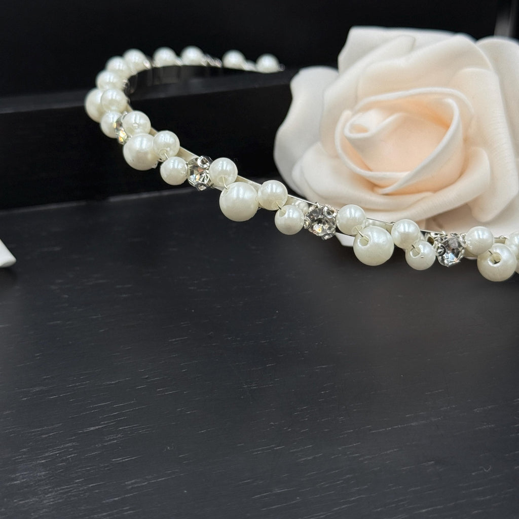 Perlen Braut Haarreif mit Kristallsteinen für Hochzeit - AVYRAA BRIDAL