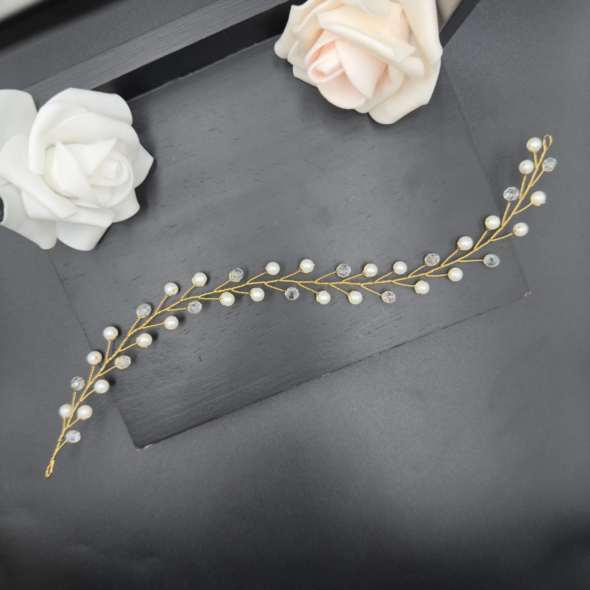 Perlen Haarranke in Gold oder Silber für Bräute - AVYRAA BRIDAL
