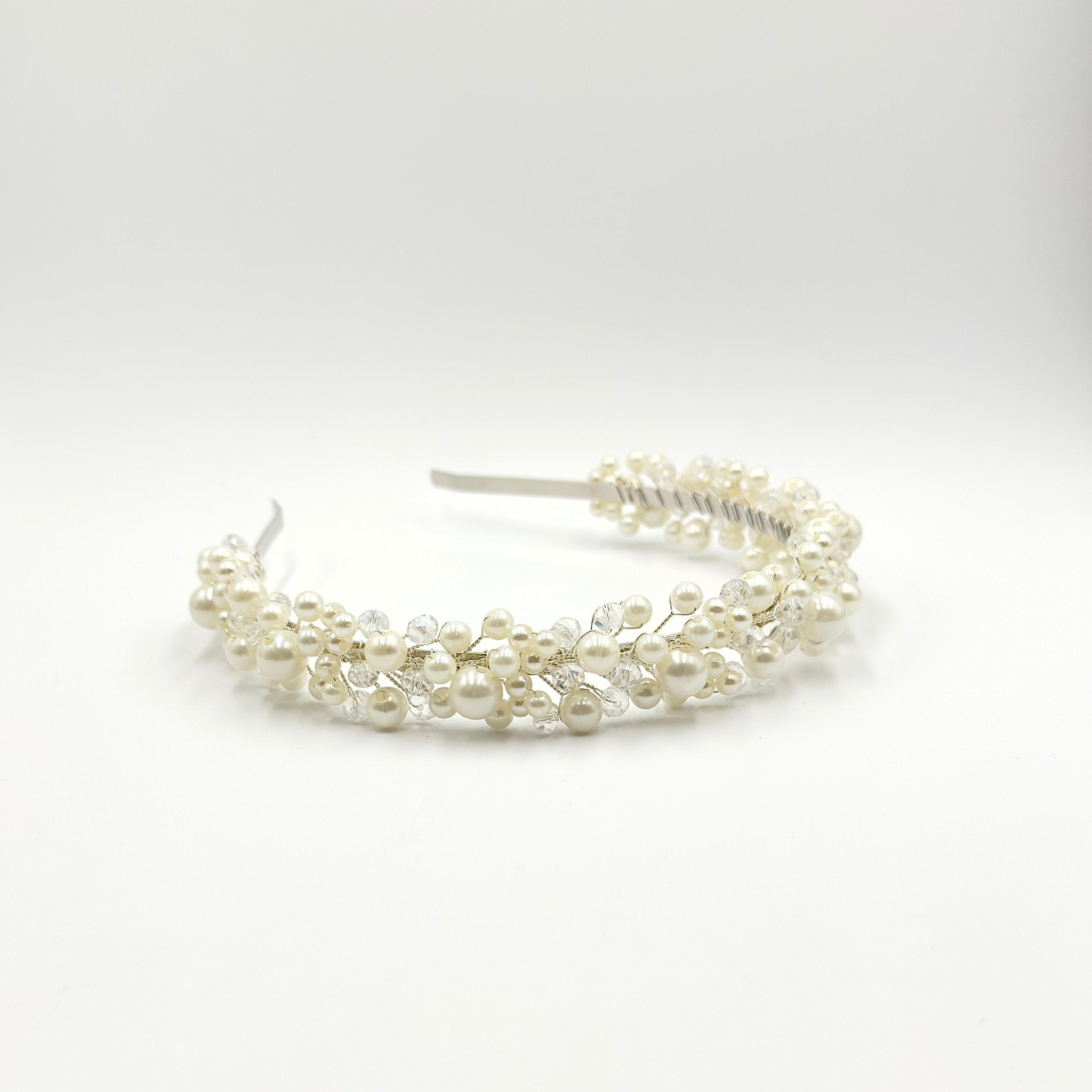 Perlen Kristall Diadem für elegante Brautfrisuren - AVYRAA BRIDAL