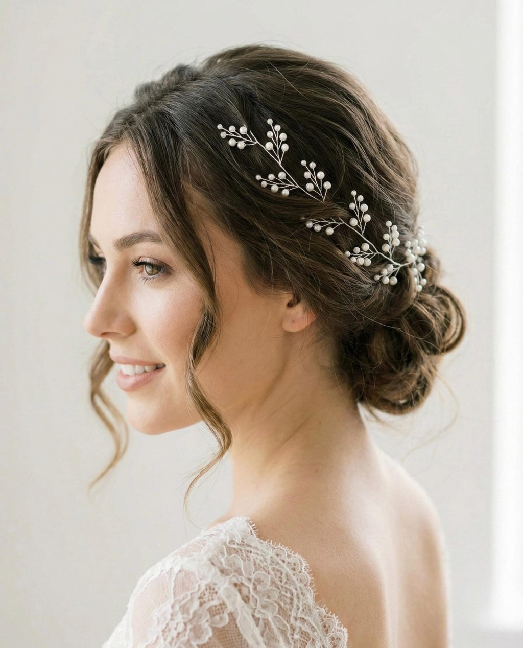 Perlenzweig Haarranke in Gold oder Silber für Hochzeit - AVYRAA BRIDAL