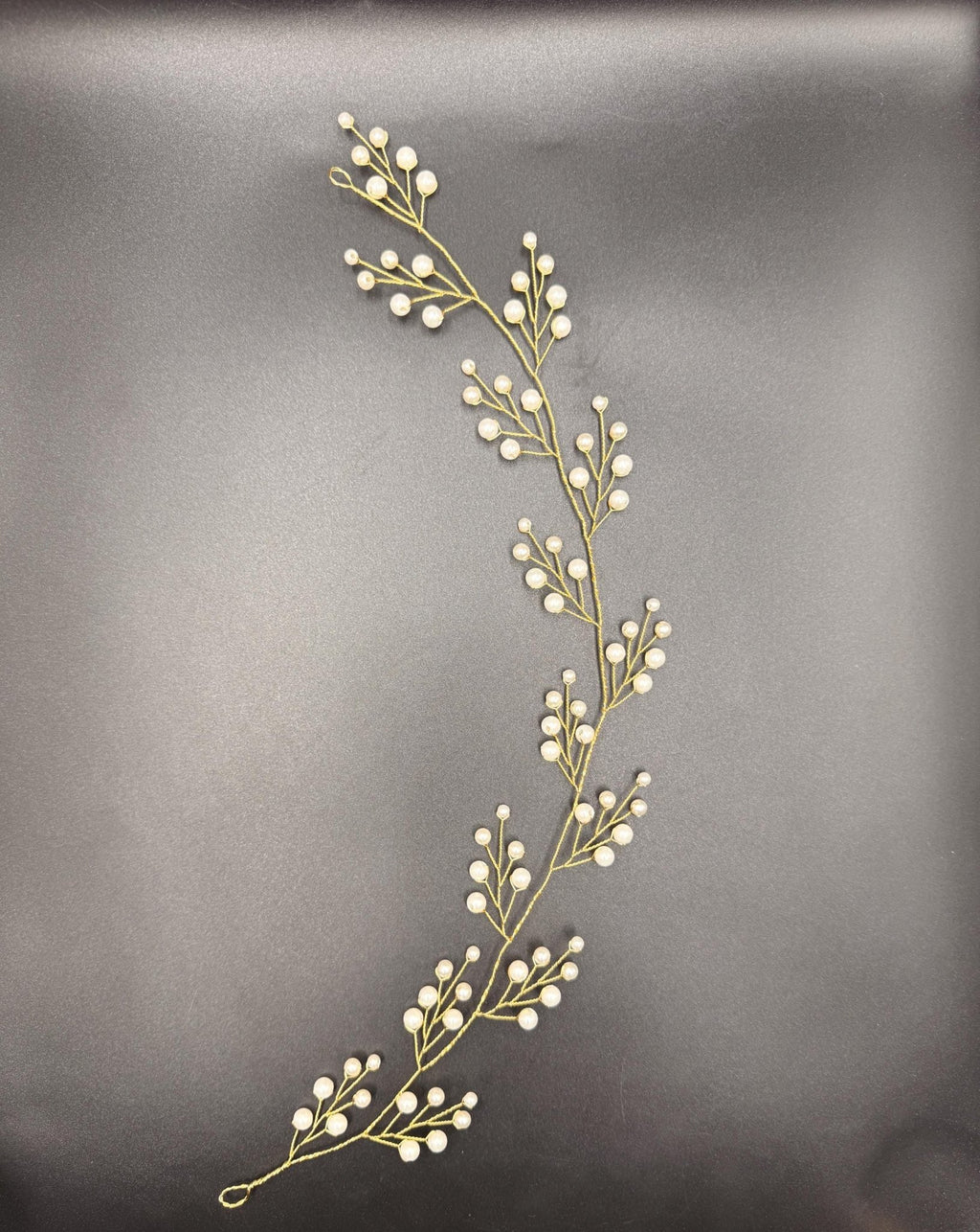 Perlenzweig Haarranke in Gold oder Silber für Hochzeit - AVYRAA BRIDAL