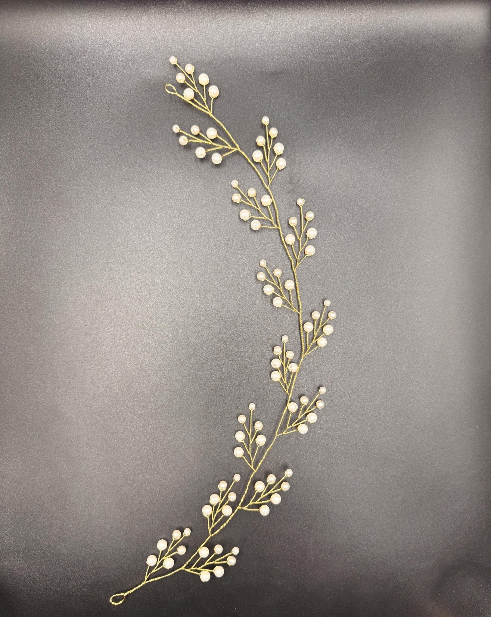 Perlenzweig Haarranke in Gold oder Silber für Hochzeit - AVYRAA BRIDAL