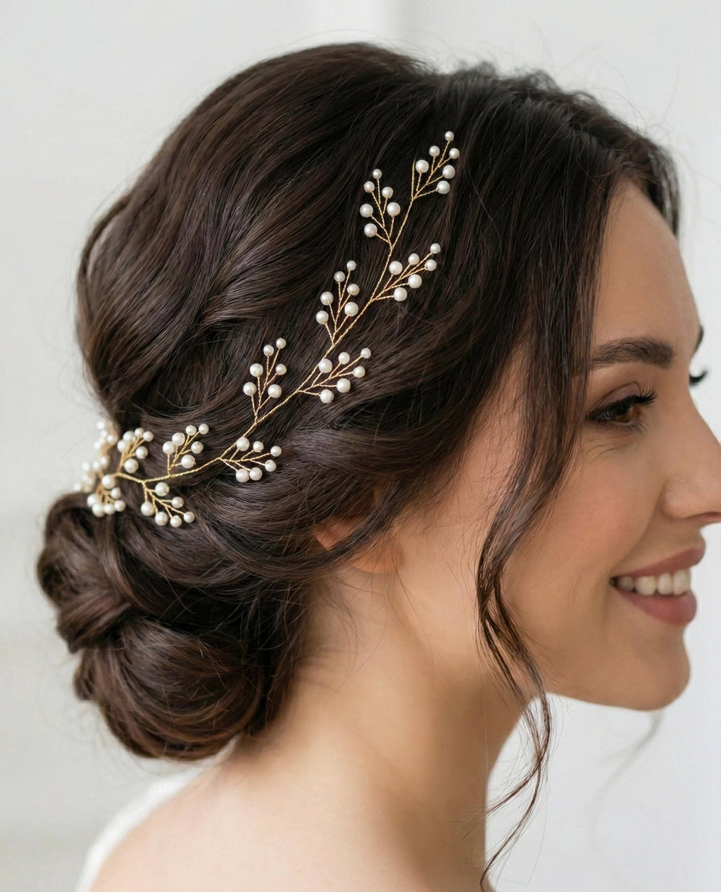 Perlenzweig Haarranke in Gold oder Silber für Hochzeit - AVYRAA BRIDAL