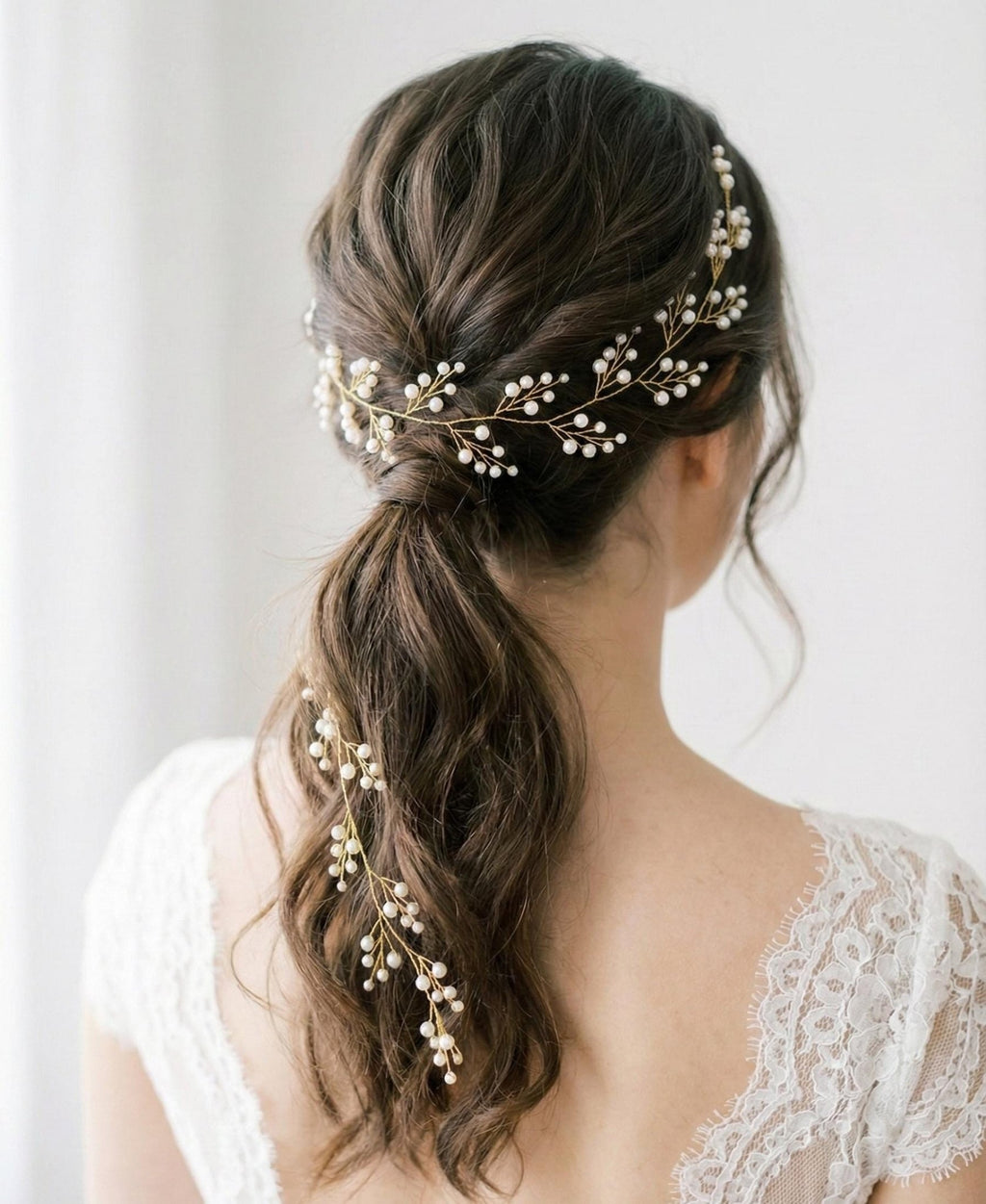 Perlenzweig Haarranke in Gold oder Silber für Hochzeit - AVYRAA BRIDAL