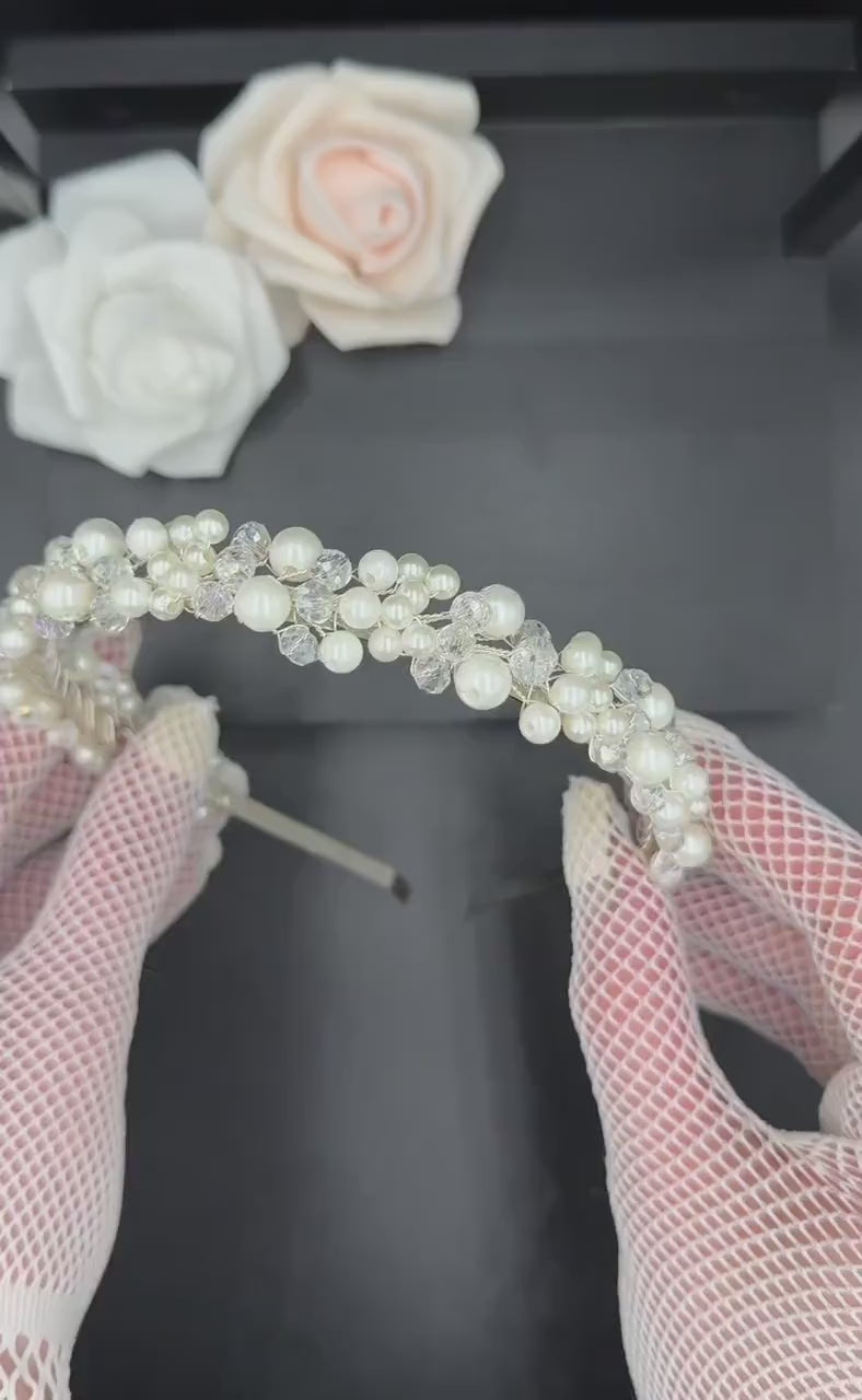 Zarte Braut Tiara mit Perlen und Kristallen