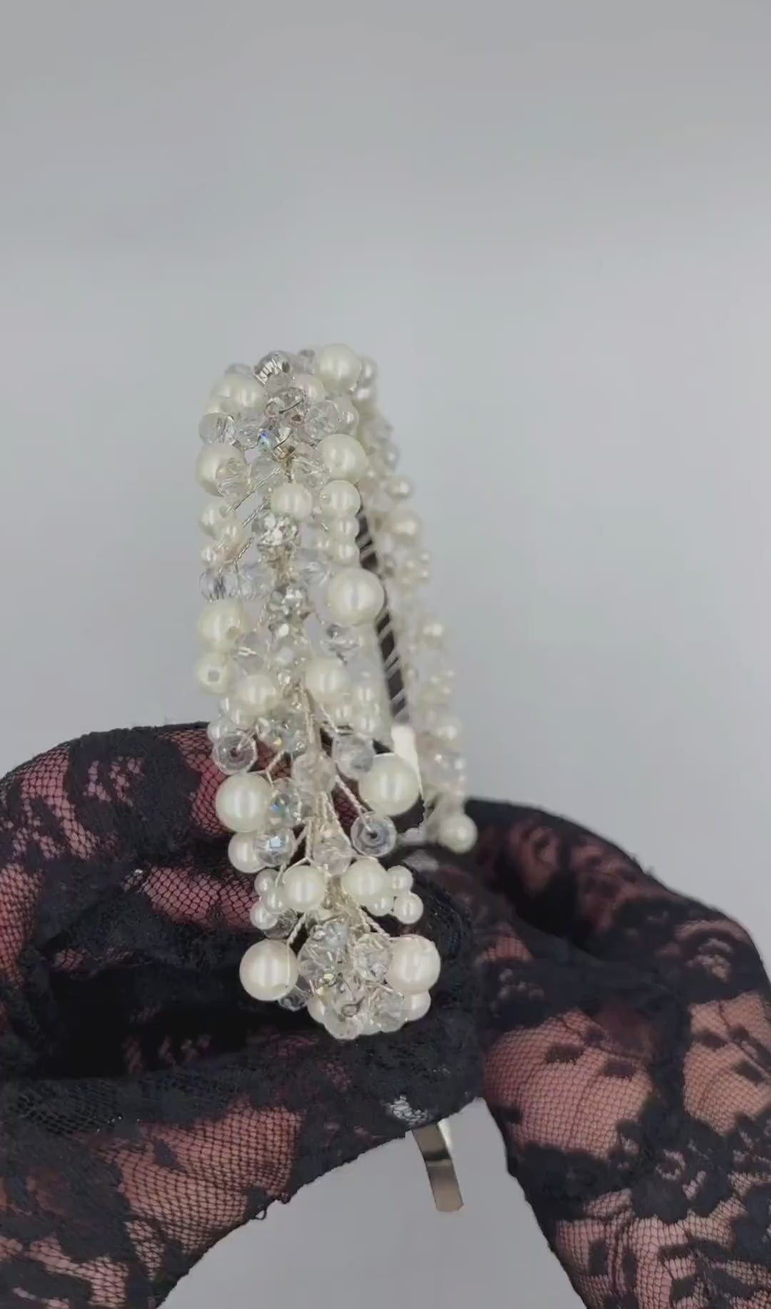 Eleganter Braut-Haarreif mit Perlen und Ziersteinen