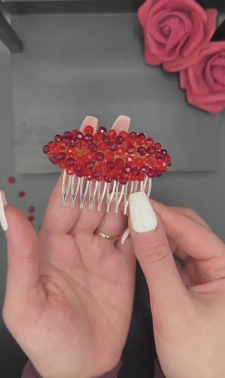 Roter Kristallperlen Haarkamm für Hochzeit und festliche Frisuren
