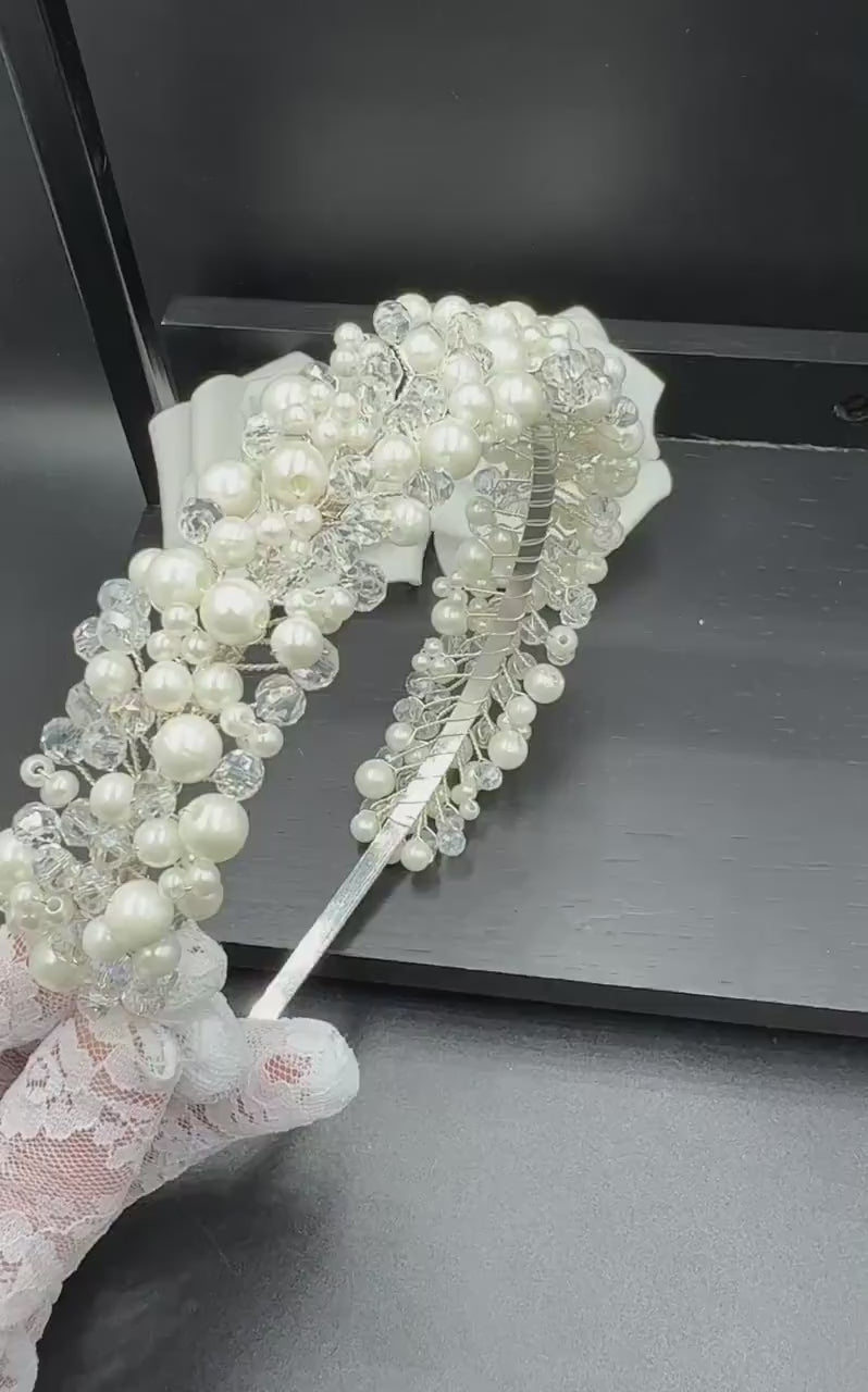 Voluminöse Braut Tiara mit Perlen und Kristallen