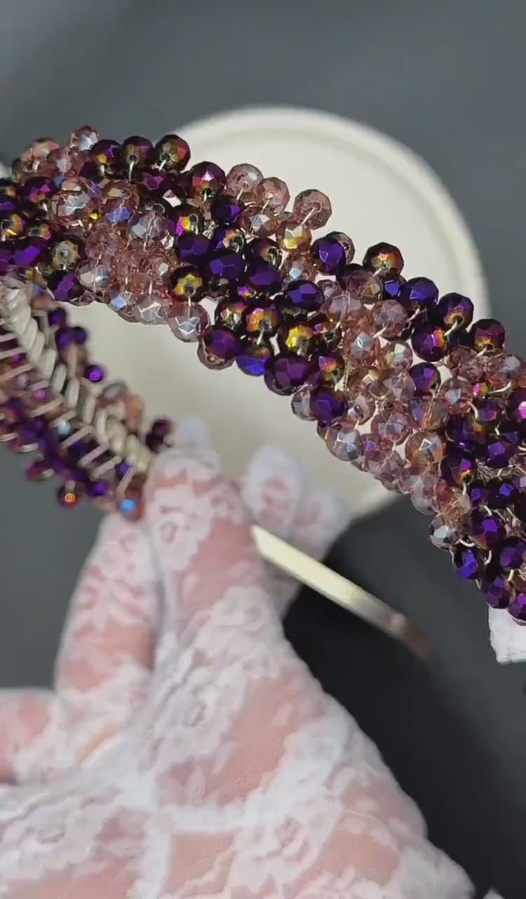 Violette Kristall Tiara mit Rosé-Schimmer