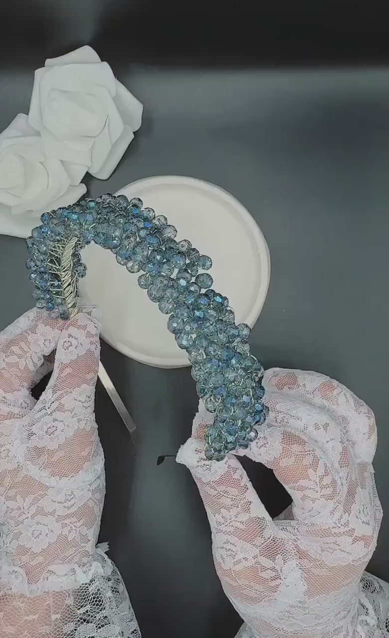 Eisblaue Kristall Tiara für zarte Brautlooks