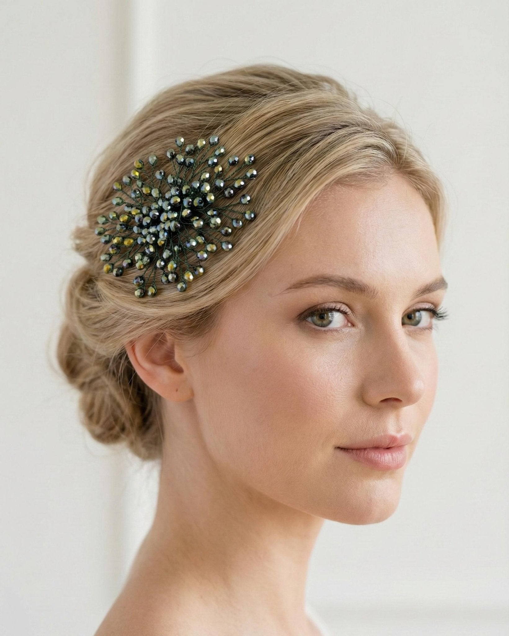 Romantischer Braut Haarkamm aus Kristall mit feiner Verarbeitung - AVYRAA BRIDAL