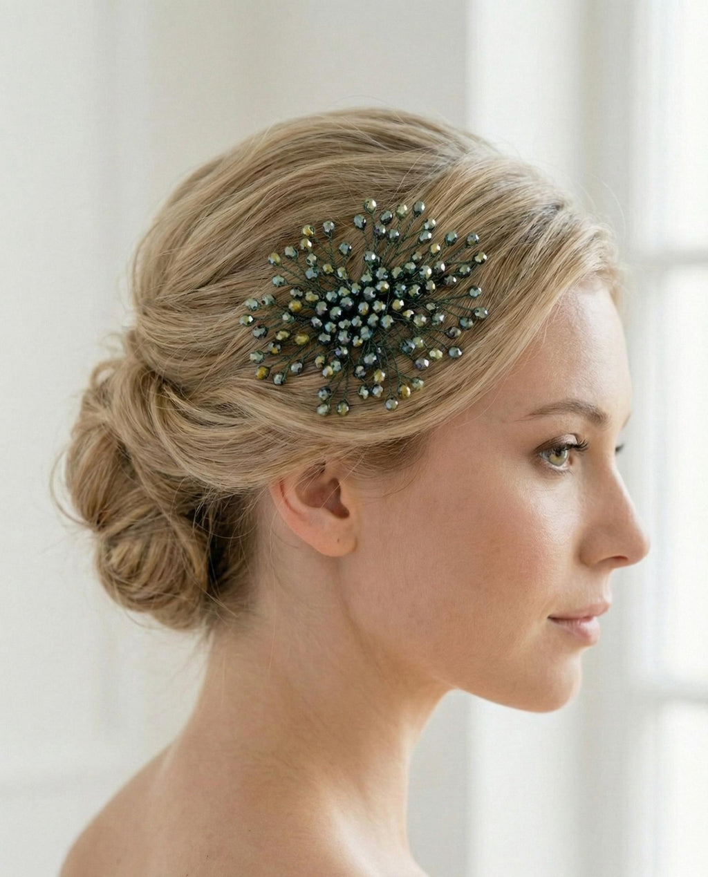 Romantischer Braut Haarkamm aus Kristall mit feiner Verarbeitung - AVYRAA BRIDAL