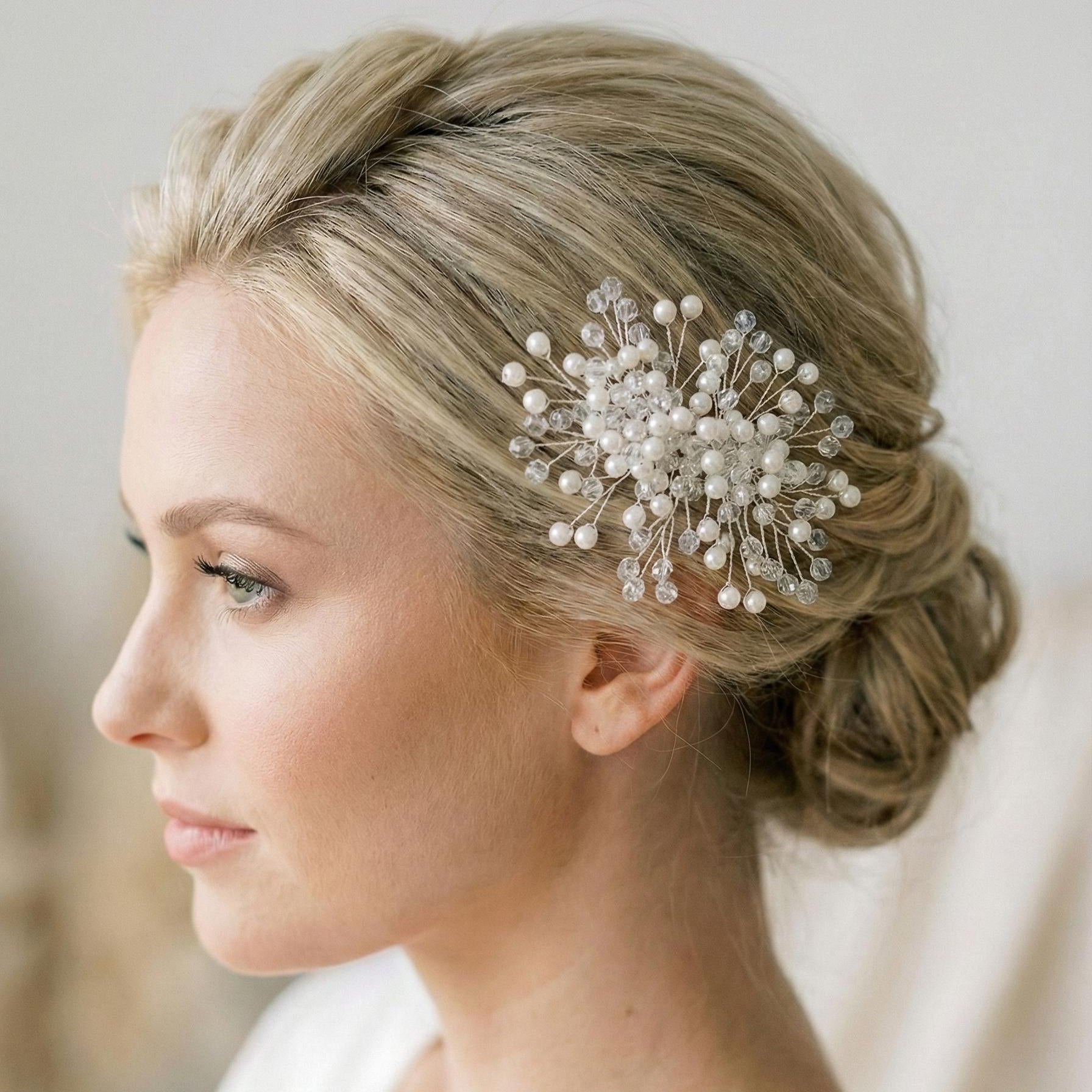 Romantischer Kristall Haarkamm für Bräute - AVYRAA BRIDAL