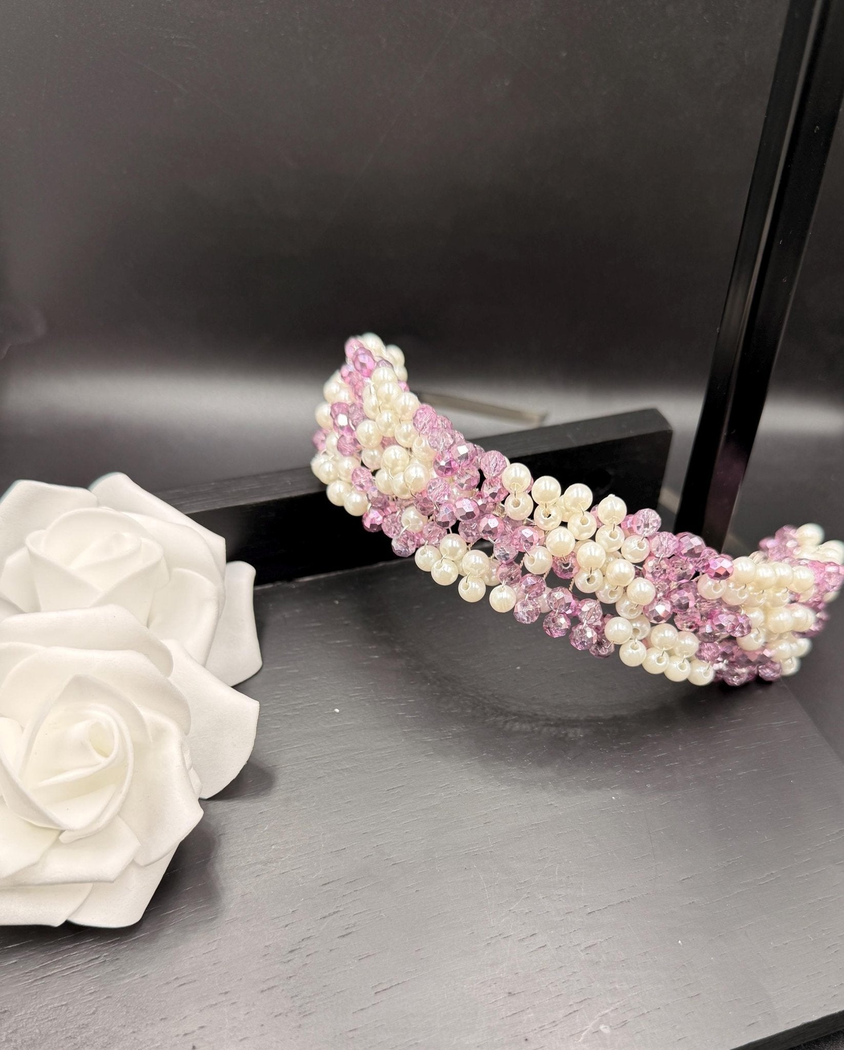 Rosa Kristall & Perlen Brautkrone – luxuriöser Bridal Haarreif in Rosé, handgemachte Tiara, elegante Hochzeit Haaraccessoire - AVYRAA BRIDAL