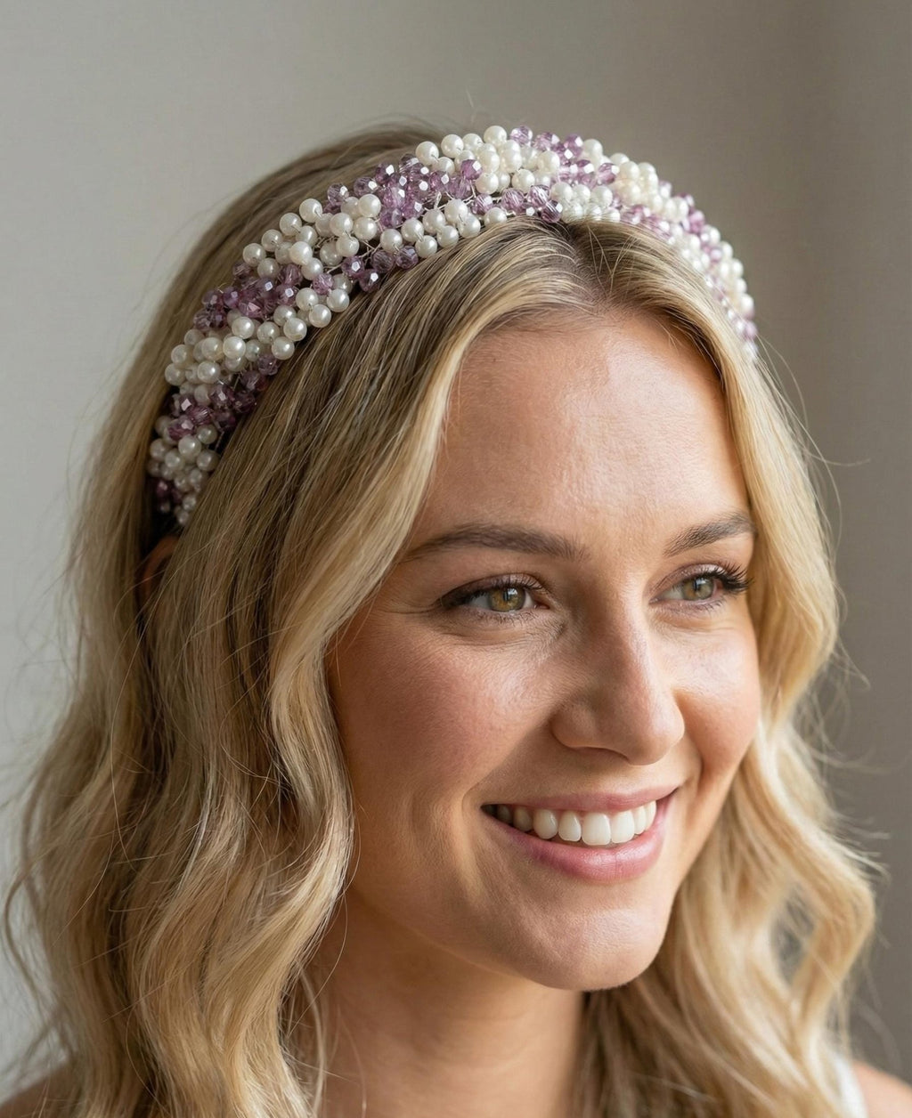 Rosa Kristall & Perlen Brautkrone – luxuriöser Bridal Haarreif in Rosé, handgemachte Tiara, elegante Hochzeit Haaraccessoire - AVYRAA BRIDAL