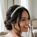 Zarte Braut Tiara mit Perlen und Kristallen - AVYRAA BRIDAL