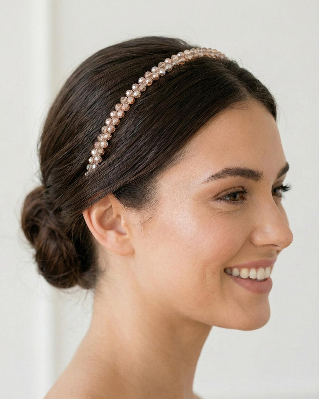 Zarter Kristall - Haarreif in Rosa – Romantischer Haarschmuck für Braut, Party & festliche Looks - AVYRAA BRIDAL