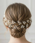 Zartes Perlen Hair Vine in Gold oder Silber für Bräute - AVYRAA BRIDAL
